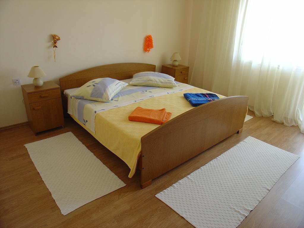 Apartment Tomy Trogir Exterior foto